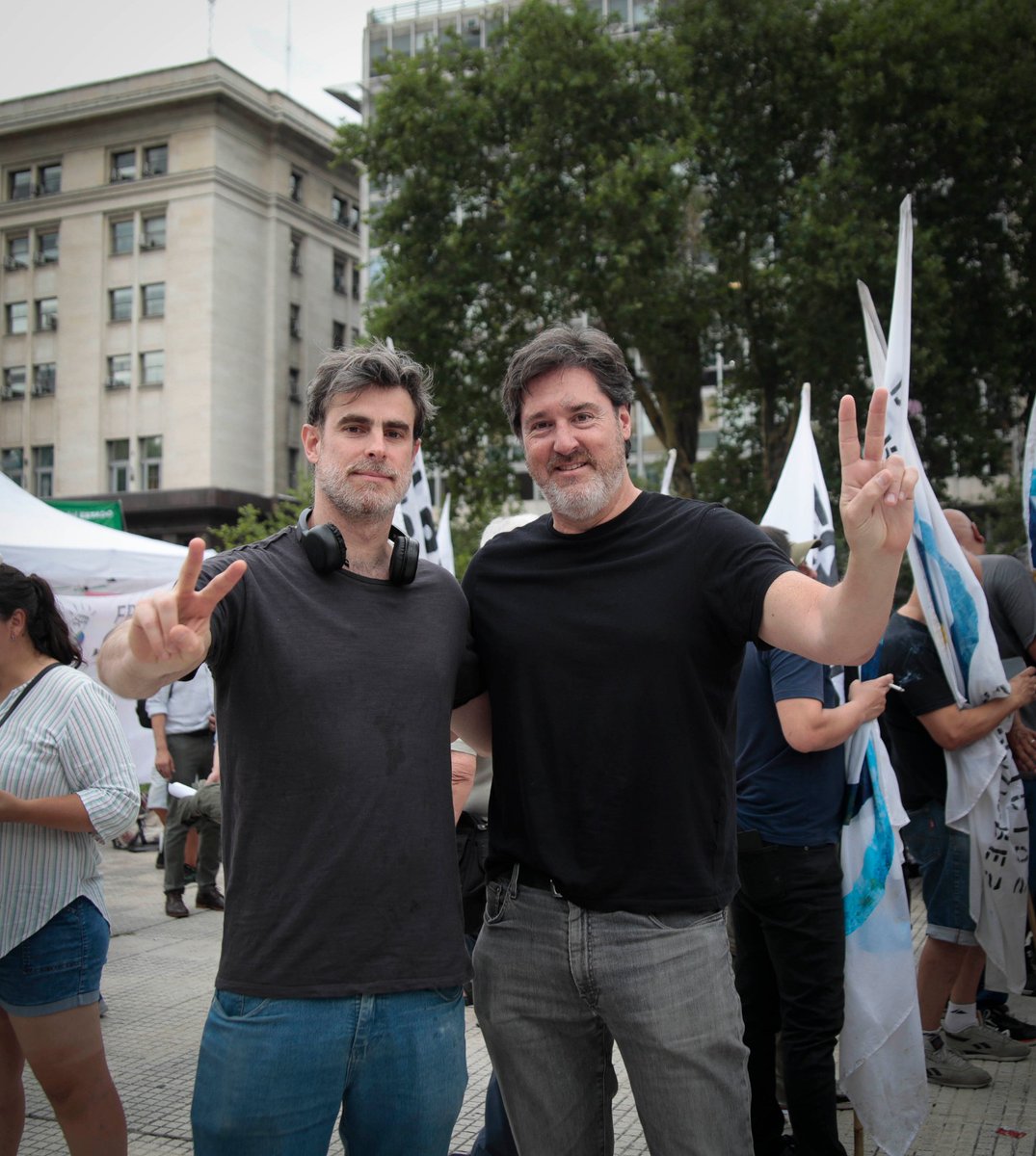 Peronismociudad's tweet photo. Derechos Humanos en movimiento ✌️

Estuvimos en la plaza en el festival de los derechos humanos junto a compañeras y compañeros. Acompañamos también a las Madres de Plaza de mayo en sus rondas habituales. https://t.co/5BKbPEIVKF