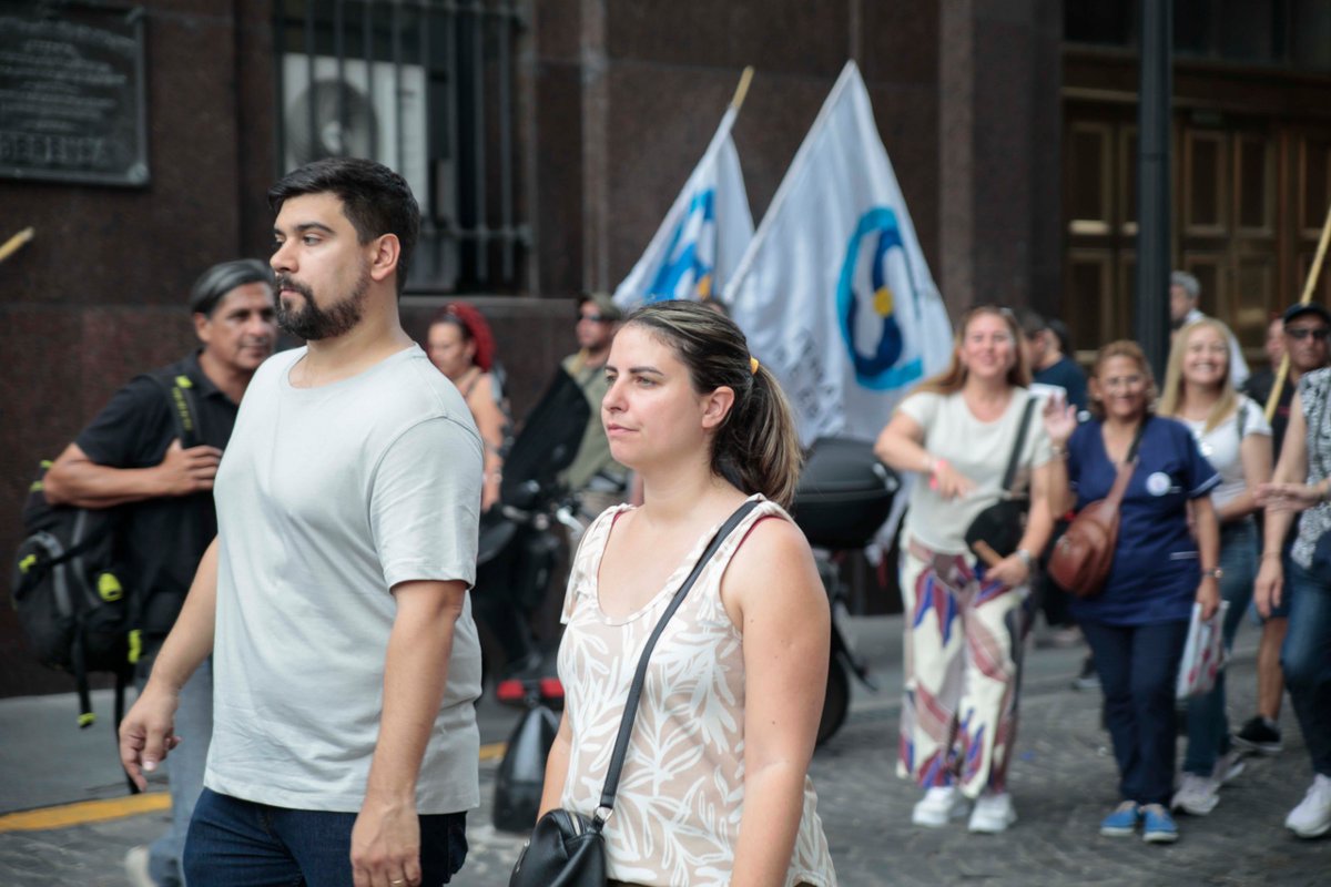 Peronismociudad's tweet photo. Derechos Humanos en movimiento ✌️

Estuvimos en la plaza en el festival de los derechos humanos junto a compañeras y compañeros. Acompañamos también a las Madres de Plaza de mayo en sus rondas habituales. https://t.co/5BKbPEIVKF