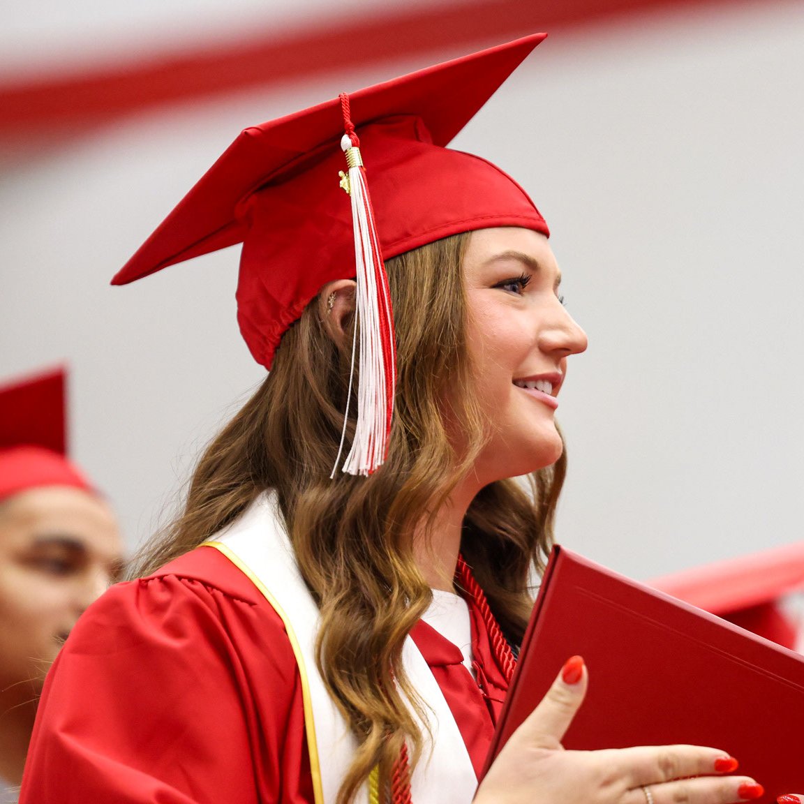 GovsSB's tweet image. 𝓓𝓮𝓰𝓻𝓮𝓮 𝓘𝓷 𝓗𝓪𝓷𝓭! 🎩🥎

Congrats to Sammie and Ashlyn on earning their degrees today!

#Team41 | #LetsGoPeay
