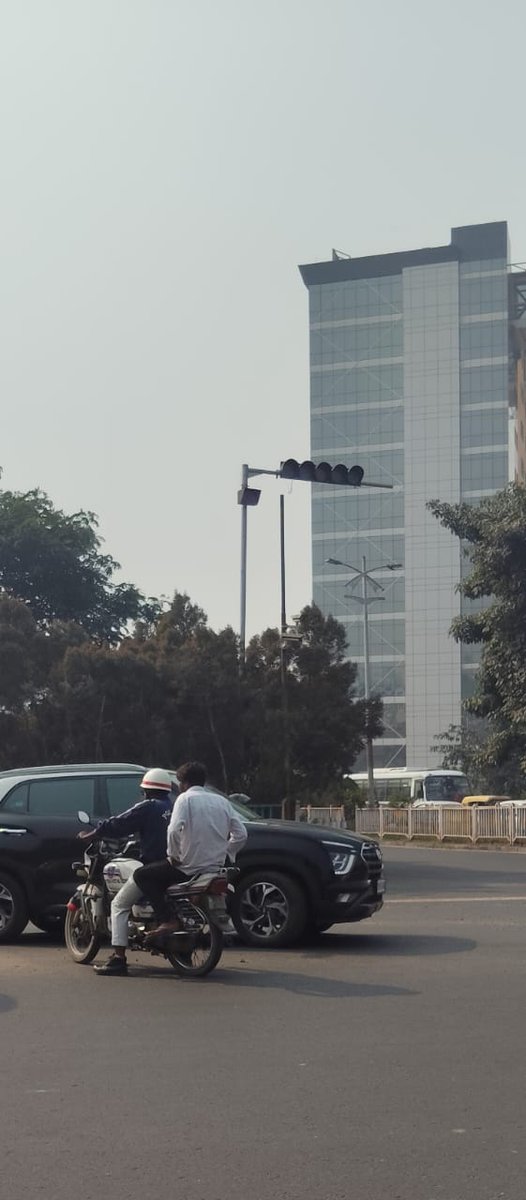 RohanTension's tweet image. #Kolkata @KolkataPolice @KPTrafficDept #Newtown @CPKolkata #savedrivesavelife