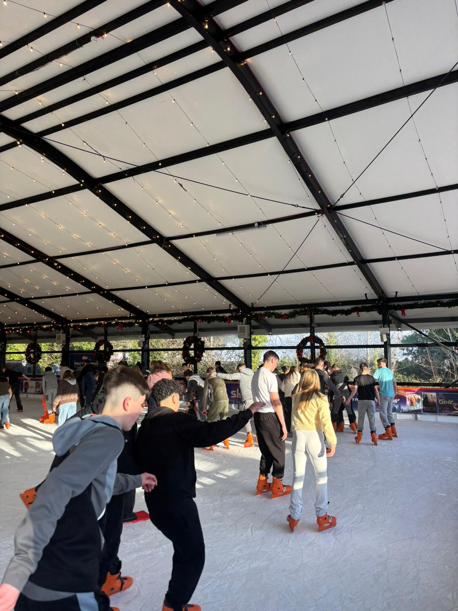 Pobalscoil Neasáin tweet media