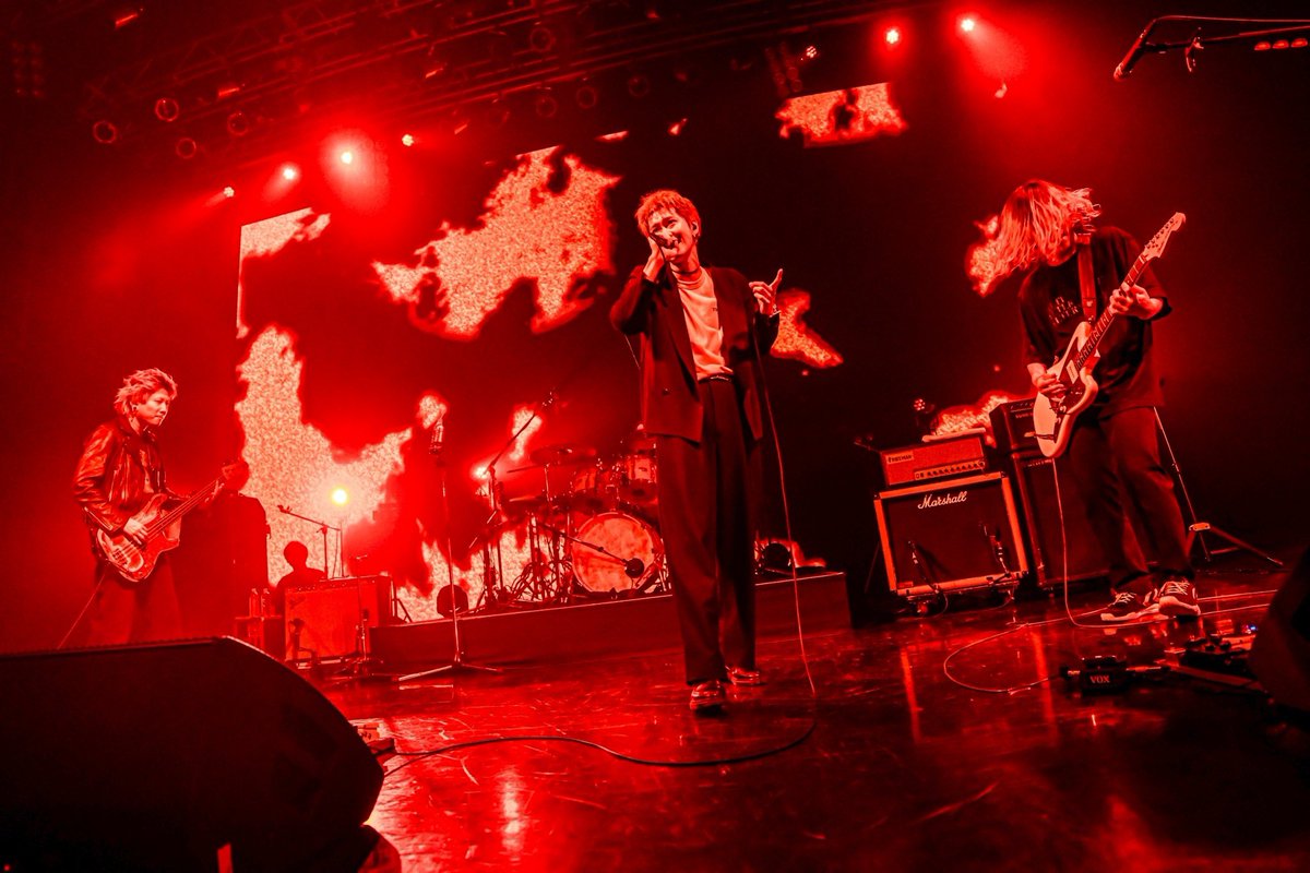 IvytFG's tweet image. Ivy to Fraudulent Game 15th Anniversary 
💥🥊 𝘽𝘼𝙏𝙏𝙇𝙀𝙎 𝙩𝙤𝙪𝙧 𝟮𝟬𝟮𝟱 🥊💥

ツアーファイナル O-EAST公演ありがとうございました💫
全20公演のツアーで出会ってくれたみなさん、またお会いしましょう！

本日のセトリプレイリストはこちらから💁‍♂️
🔗 lit.link/ivytofraudulen…

#itfg_15th