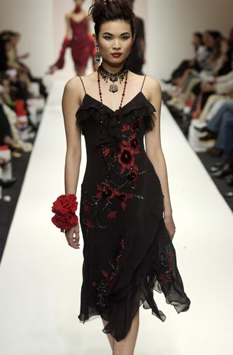 iluvcouture_'s tweet image. woke up today thinking sbout sue wong fw03
