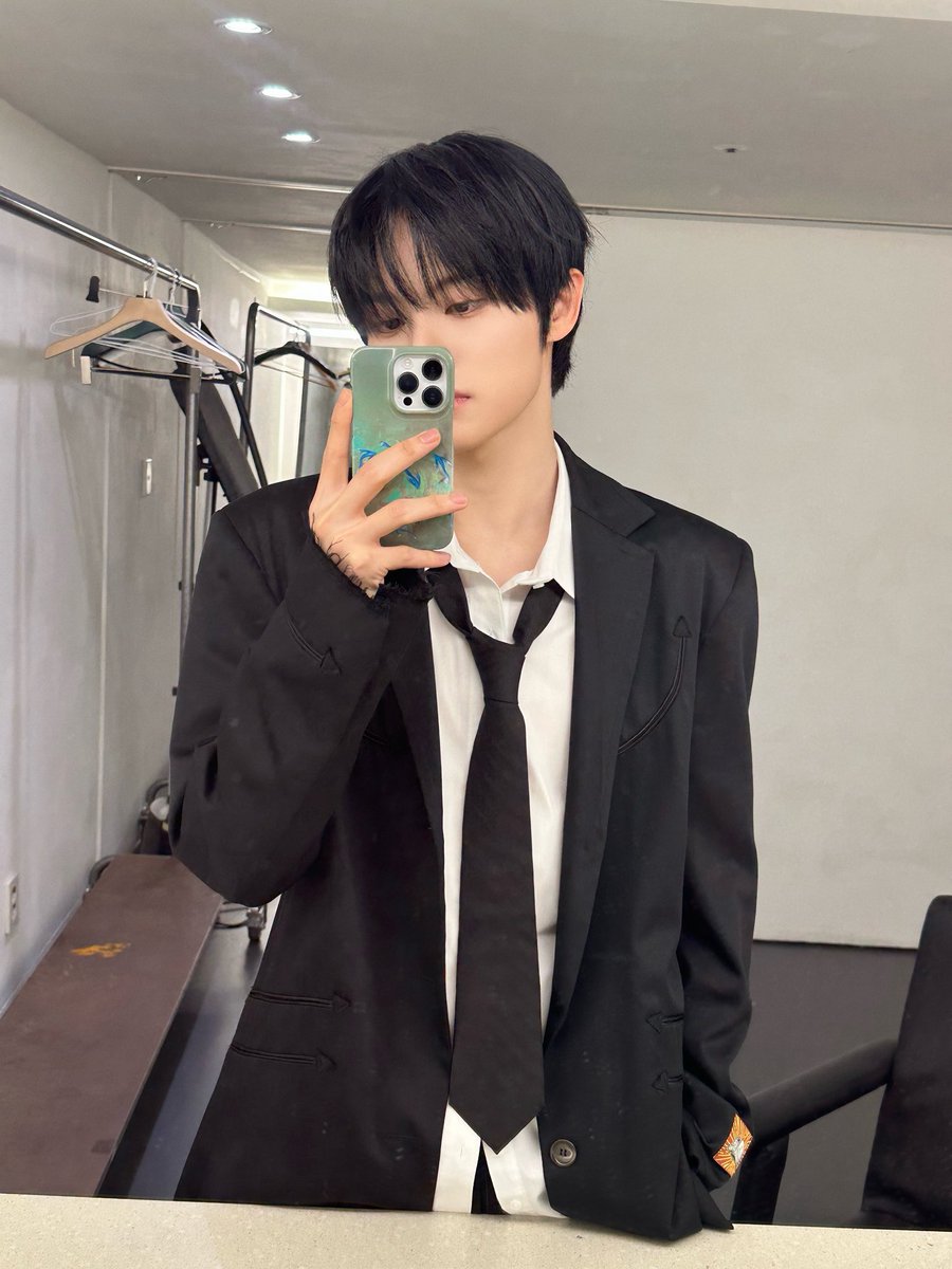 CYE_MEMBERS7's tweet photo. 흑발했어요

#전민욱 #JEONMINWOOK 
#CLOSEYOUREYES #클로즈유어아이즈
#CYE #클유아 https://t.co/DetBqN9oaI