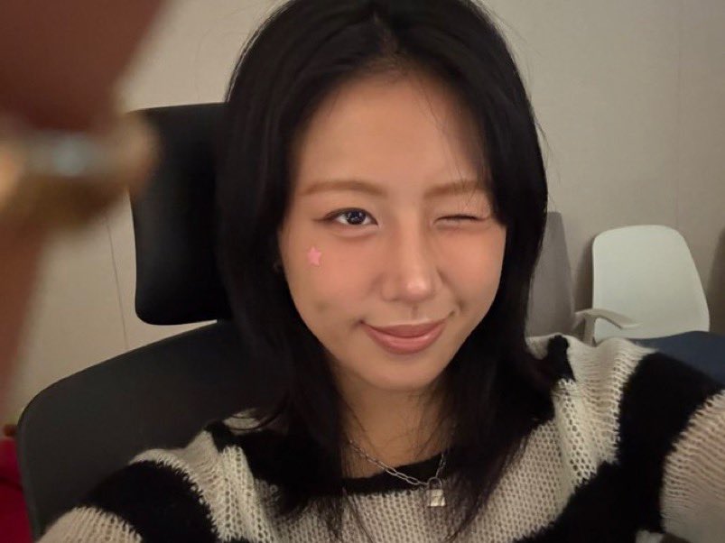 BVILLAINBRASIL's tweet image. INA via 🫧

#이나 #INA #배드빌런 #BADVILLAIN @BADVILLAIN_BPM