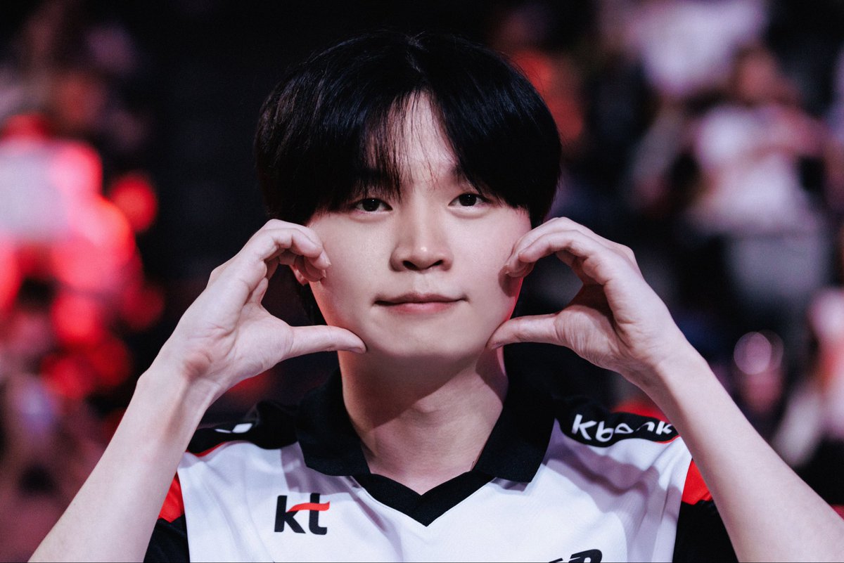 ☾ xena tweet media