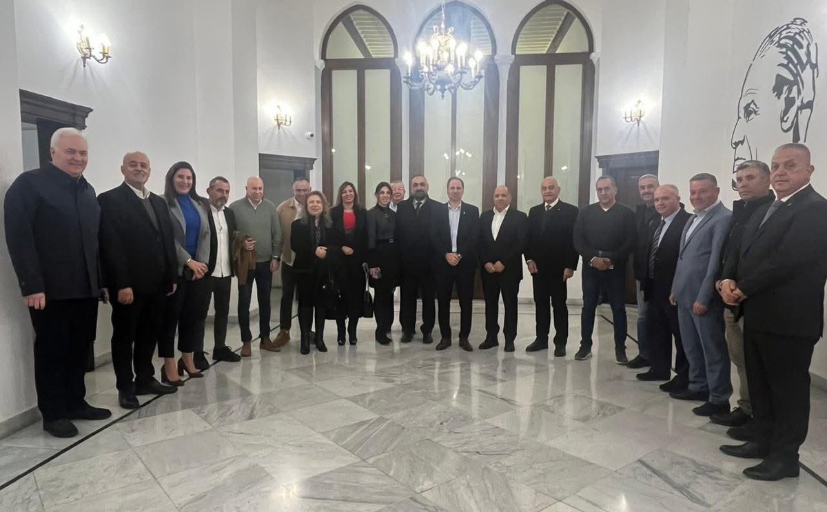 LKPChouf's tweet photo. الجميّل يستقبل رئيس بلدية الدامور وأعضاء المجلس البلدي والمخاتير
https://t.co/KYgFvPN8fo https://t.co/FkkZIvVpsn