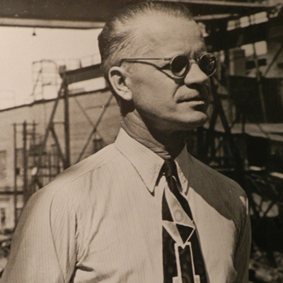 #UnDiaComoHoy de 1903 nace en Fort Wayne, Indiana, Harold R. Pape, empresario quien en 1942 fundaría en #Monclova, #Coahuila, la empresa Altos Hornos de México, detonadora del desarrollo económico de la región.