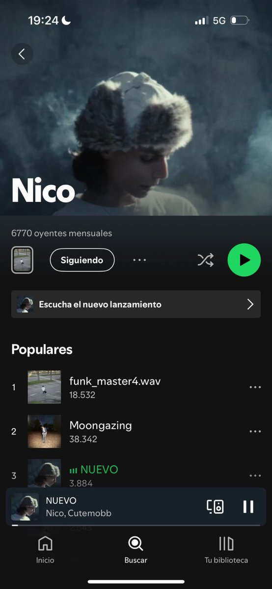 vendo estas dos fotos 
una de la nueva promesa murciana y otra de alu q esta a nada de recibir el éxito q se merece