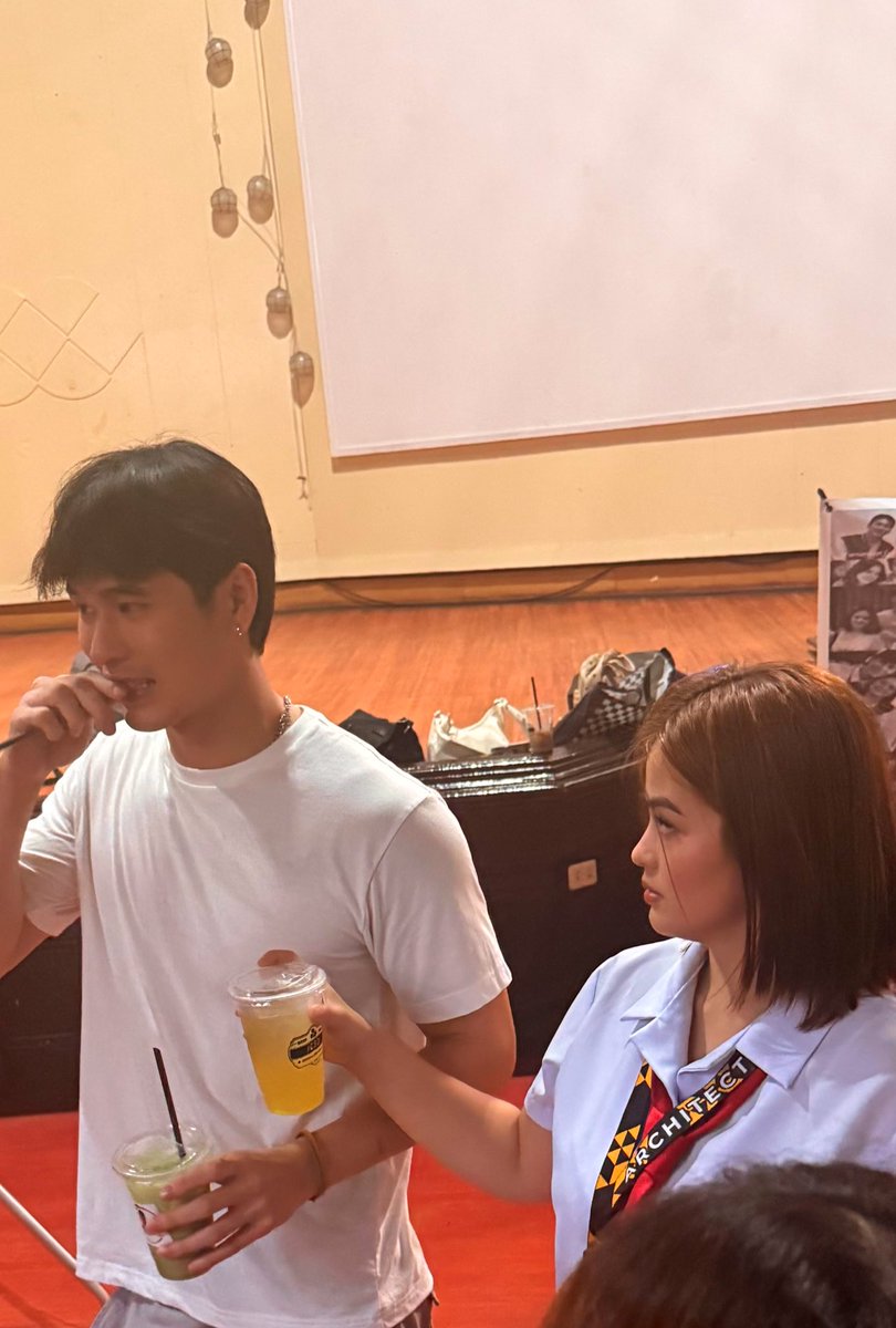 atesofwilbea's tweet photo. Taas ng kilay ni Madam minsan 😂

VIARKIN OFFICIALLY YOURS 

#GSOTTheFanGirlAndTheActor
#WilBea https://t.co/021EQQ0ihZ
