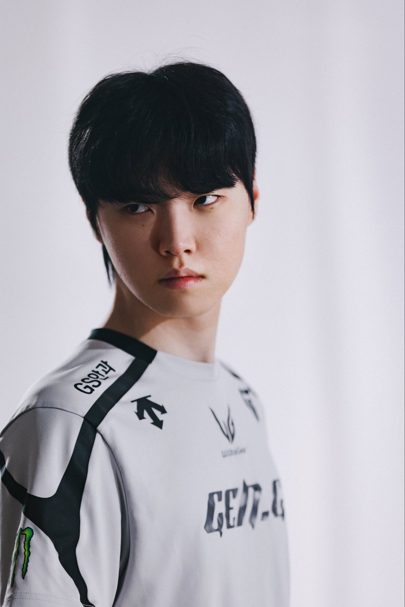 ☾ xena tweet media