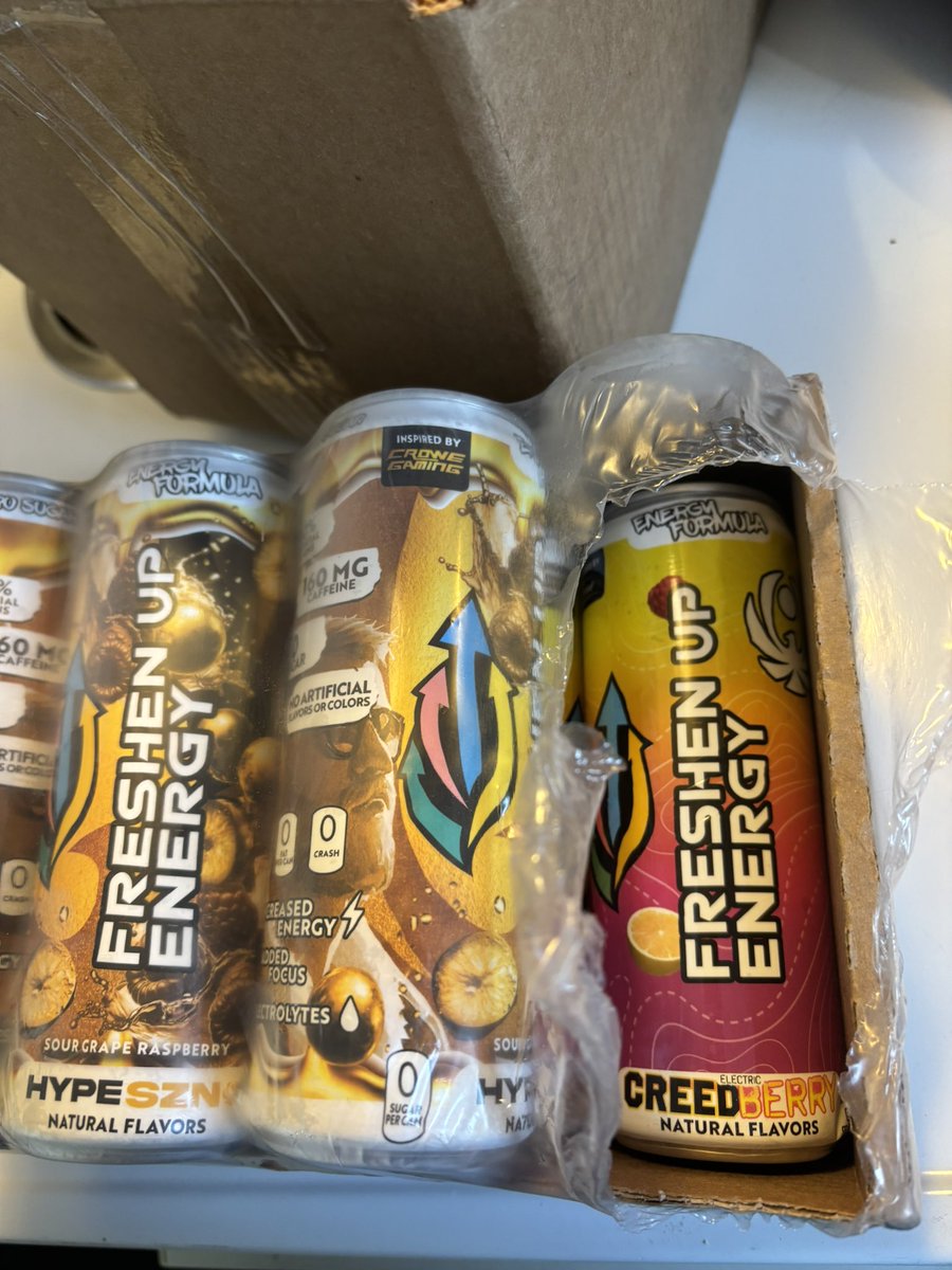 Package 1/2 delivered just in time for the holidays 😍😍 could really use this pick me up. Gonna keep my day chuggin’ along with some ⚡️Electric Creedberry ⚡️😮‍💨😍