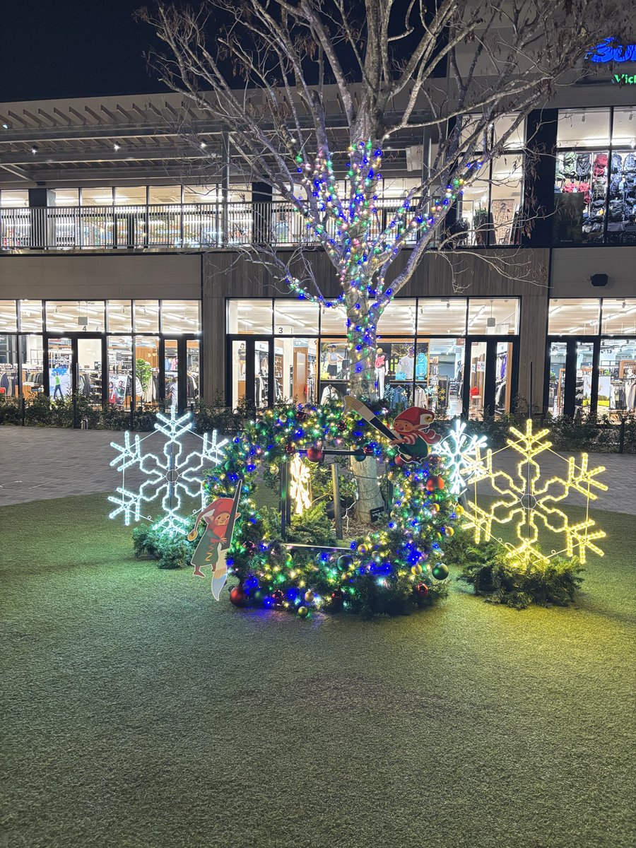 ピンクのクリスマスツリー❣️ミッチー❣️ あちらこちらでクリスマスモードですね。