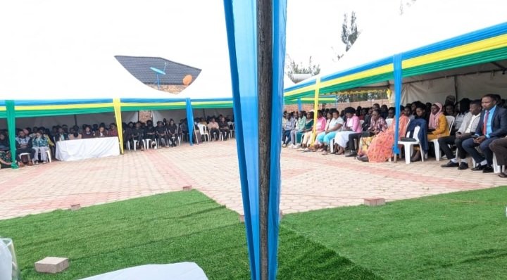 None kuwa 12.12.2025 mu Murenge wa Bumbogo, twijihije umunsi wahariwe " MWARIMU" <a href="/BumbogoS/">Bumbogo Sector</a> aho insanganyamatsiko <a href="/Gasabo_District/">Gasabo District</a> yagiraga  iti" KWEREKANA KO KWIGISHA ARI UMWUGA W'UBUFATANYE". <a href="/CityofKigali/">City of Kigali</a> <a href="/RwandaLocalGov/">Ministry of Local Government | Rwanda</a> <a href="/REBRwanda/">Rwanda Basic Education Board</a>