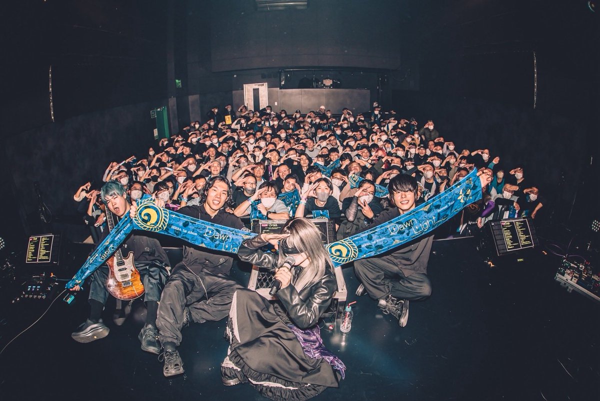 #Dawn_Light リリースツアー大阪
最高すぎませんか…。。

あなたの心に寄り添えたかな。
あなたの魂に触れられたかな。

歌い続けたい私の想い、全部ちゃんと届いたかな。

諦めるのが苦手な私に、
どうかこれからも着いて来てほしい。

必ず、叶えてみせるから。

photo by <a href="/tani1047ri/">Toshinari tani</a>
