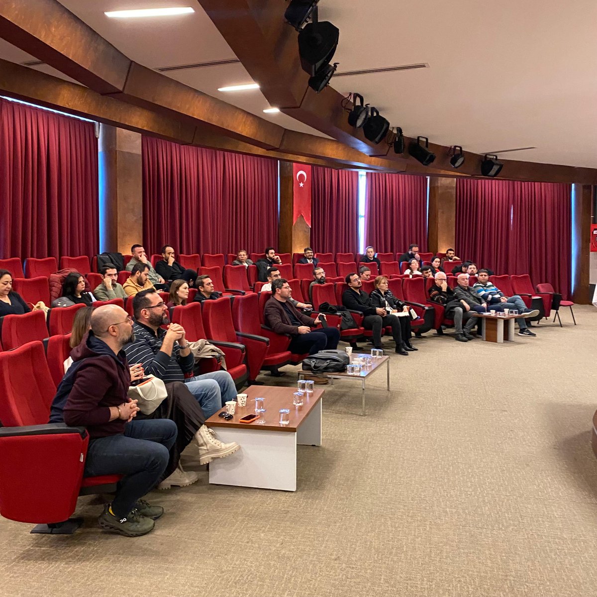 Pamukkale Teknokent olarak düzenlediğimiz Sektör Buluşmaları’nda YMM ve Kıdemli Denetçiler Bora Topaloğlu ile Ünal Mustak’ı ağırladık. Vergi, muhasebe ve 4691 sayılı kanun kapsamında süreçler ele alındı. Katılan firmalara ve konuşmacılarımıza teşekkür ederiz. 
#PamukkaleTeknokent