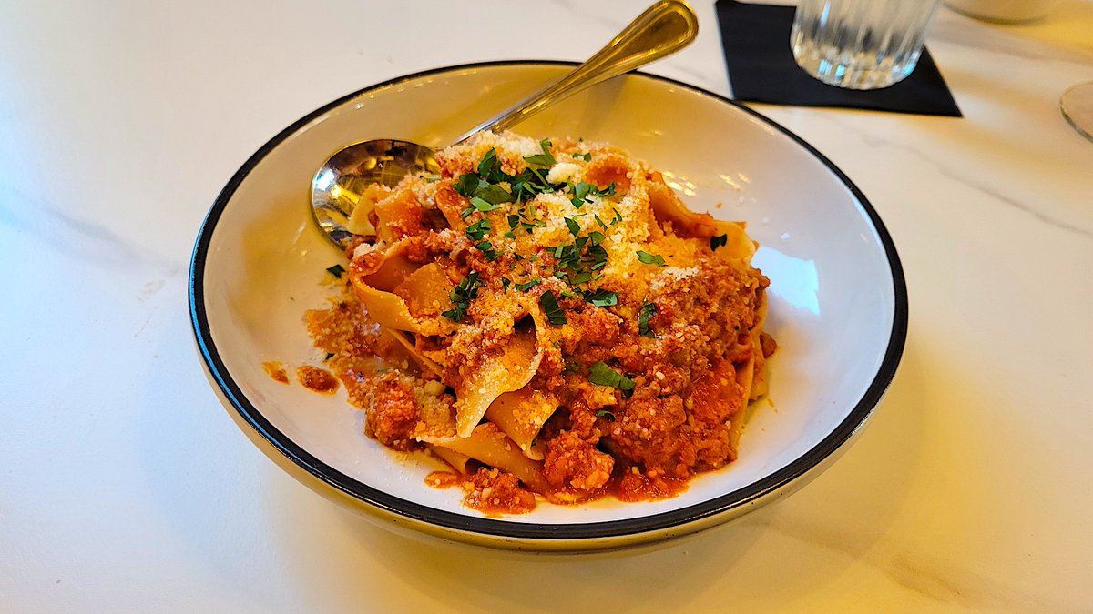 RoadTips's tweet image. A wonderful meal at this restaurant in downtown Minneapolis that put a modern-day take on rustic Italian cuisine was nearly ruined by the lack of attention by our server who went missing-in-action for a long period of time - Salt &amp;amp; Flour Kitchen
roadtips.blog/2025/12/12/sal…