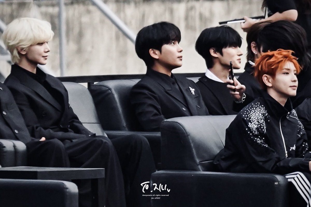 251206 AAA 

도베즈 넘 귀엽당📸

#ATEEZ #에이티즈 
#YEOSANG #MINGI #여상 #민기 #AAA2025