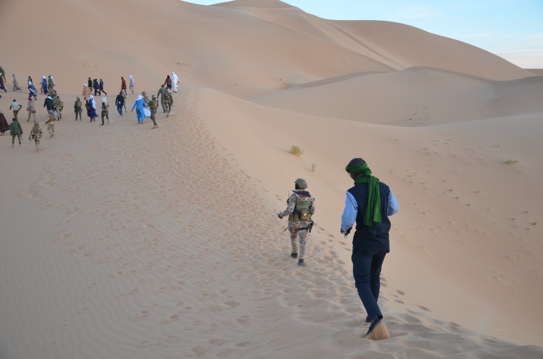 <a href="/saniayoub/">Sani Ayouba</a> a participé au 17e #FestivaldelAïr à #Iferouane, mettant en avant le potentiel du #tourismeIntérieur et de l'#écotourisme au #Niger. Merci à <a href="/GuisheneMme/">Mme Aghaichata Guichene</a> Ministre du #Tourisme et de l'#Artisanat pour la bonne organisation ! #Aïr #Niger #DéveloppementDurable #VisitNiger