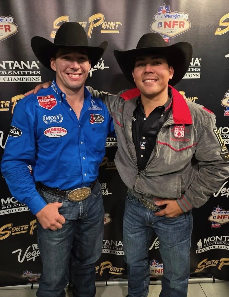 SchoolsWaverly's tweet image. Bulldog Alumni doing big things! WHS grads Jess Pope and Weston Patterson are showing out at the National Finals Rodeo! Jess won Rounds 7 and 8 in Bareback Riding, while Weston won Round 8 in Saddle Bronc Riding. Both cowboys have two rounds remaining. Good luck Jess and Weston!