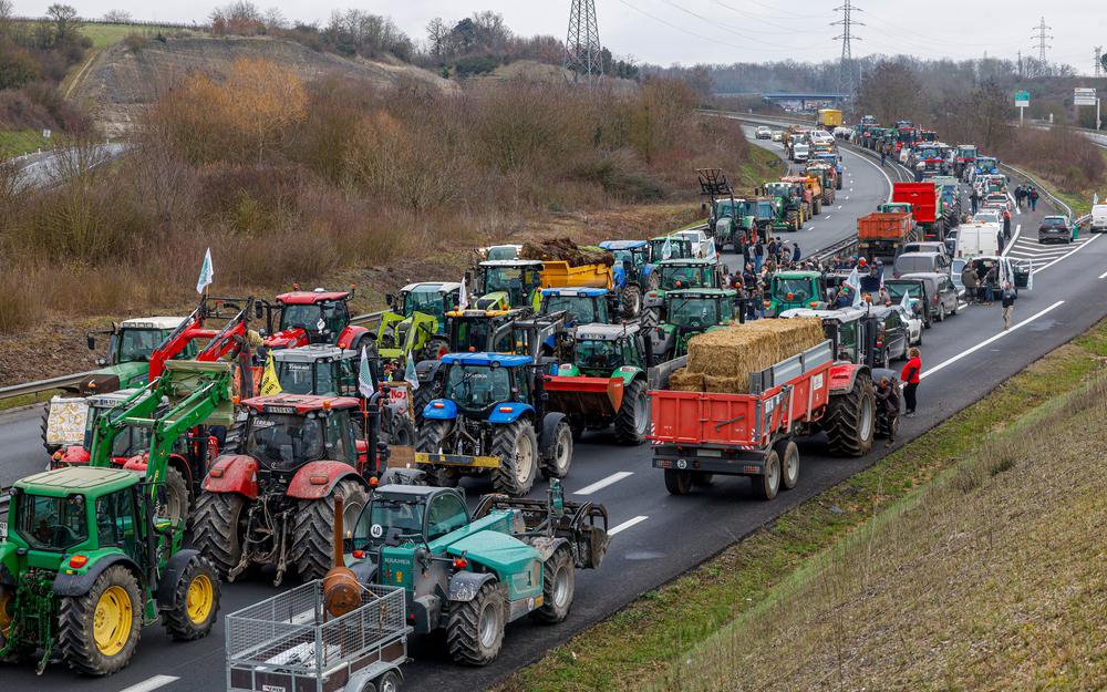 Mission réussie, la France entière semble informée du scandale absolu des abattages de bovins. Désormais, il faut que les Français s'unissent et soutiennent massivement le mouvement paysan. Il faut en finir avec les mondialistes. #AgriculteursEnColere #agriculture #Agriculteurs