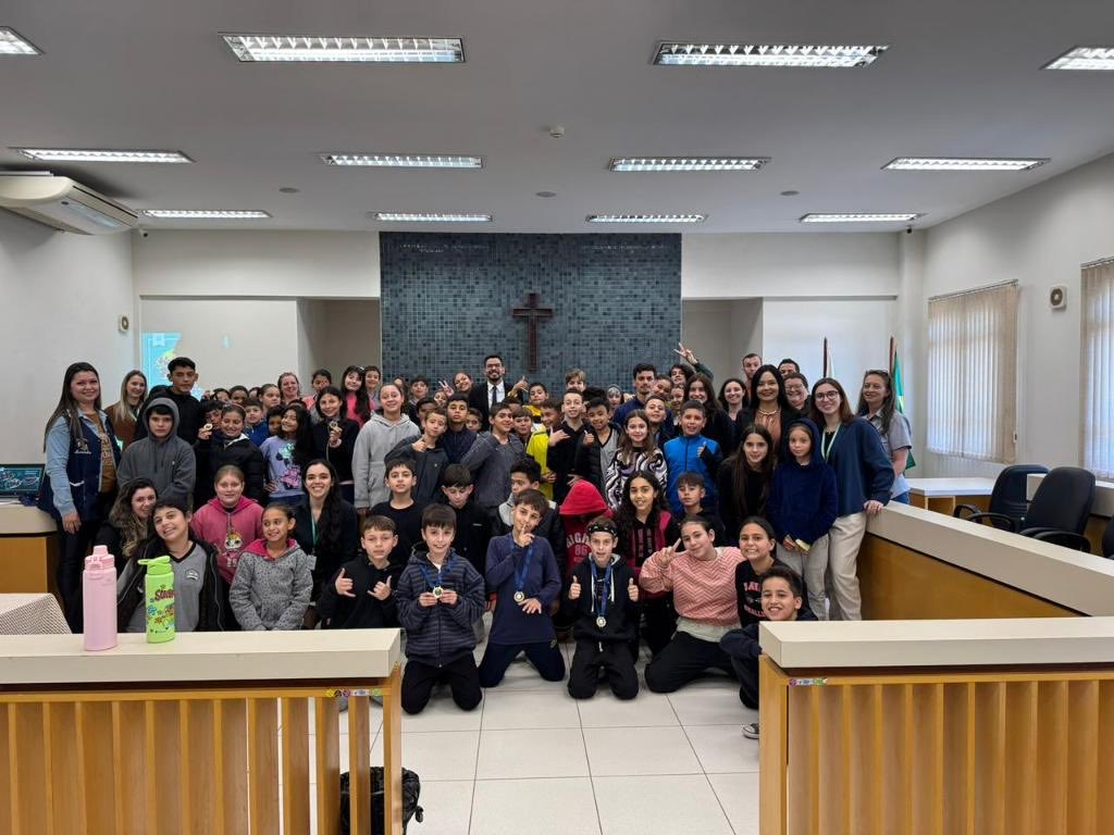 “Justiça e Cidadania também se Aprendem na Escola” e “Cevid-Educatron” em Siqueira Campos. Projetos atenderam cerca de 500 estudantes de escolas públicas das áreas urbanas e rurais de Siqueira Campos e Salto do Itararé.