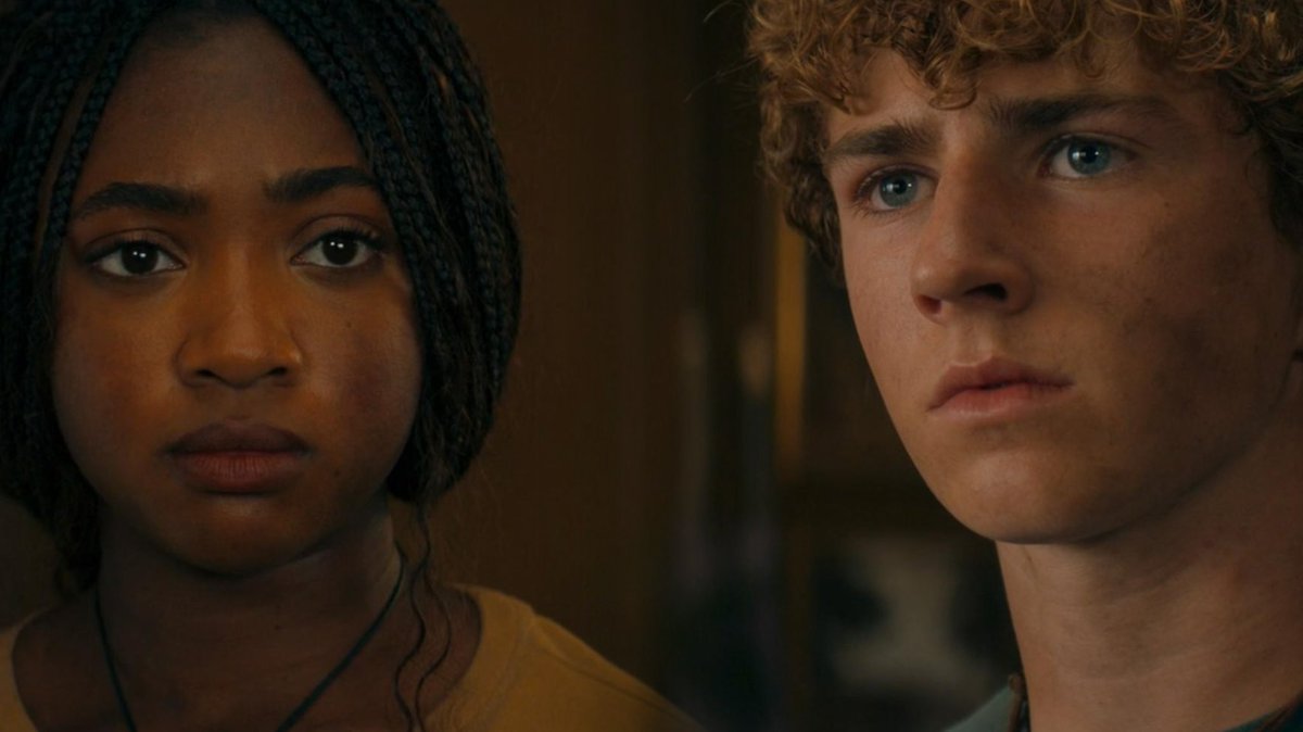 th1ts's tweet image. 1. O olhar de sabidinha me dando vida!
2. O olhar de quem precisou magoar ele me matando logo depois. #PercyJackson #percyjacksonseason2