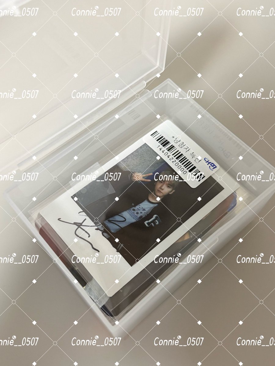 Connie_0507's tweet photo. 드디어 받았어！

@B_hundred_Hyun @BAEKHYUN_INB100 
#BAEKHYUN #백현 #伯贤 https://t.co/Ibd2rJLpxJ