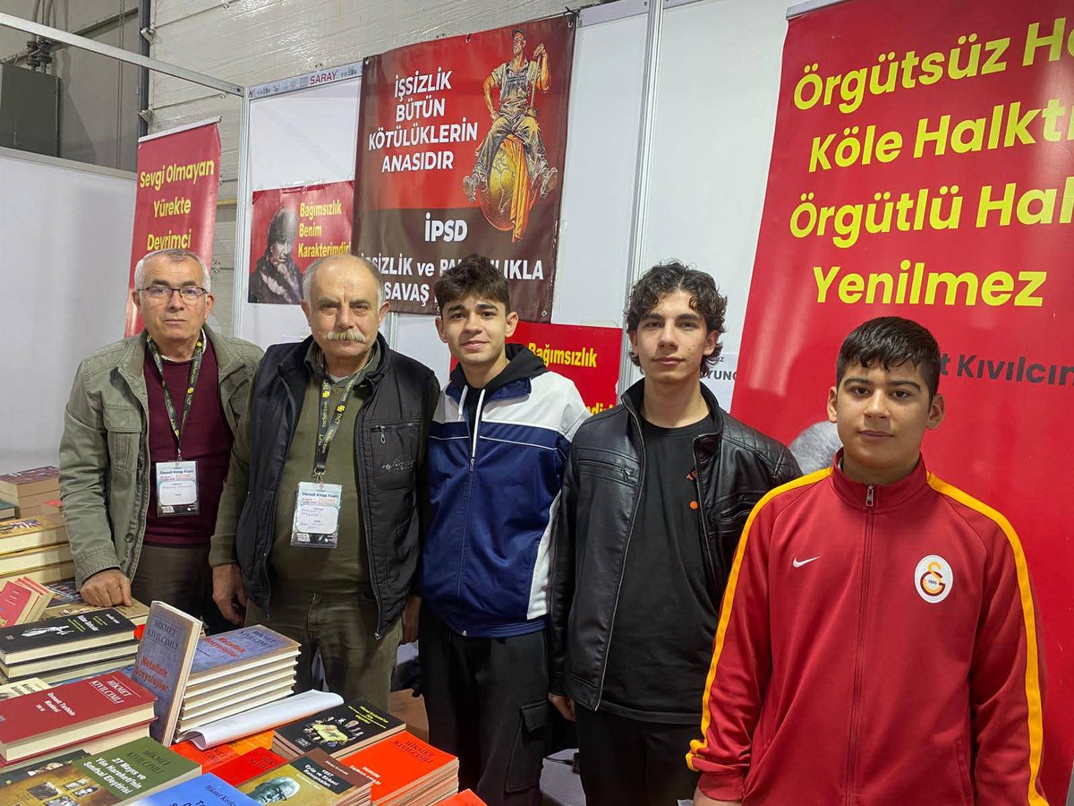 Türkiye Devrimi'nin Önderi Hikmet Kıvılcımlı ve Genel Başkan’ımız Nurullah Efe’nin Teorik Eserleri Kitap Fuarlarında Halkımızla Buluşuyor

hkp.org.tr/turkiye-devrim…