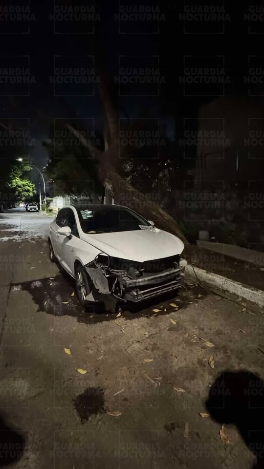 GNocturnaMX's tweet image. Una automovilista denunció que su vehículo fue desmantelado la noche de ayer en la colonia Chapalita, en una zona ampliamente concurrida.

La afectada reportó que se estacionó alrededor de las 8:00 p.m. en la esquina de las calles Del Parque y Santa Rita, a unas cuadras de la…