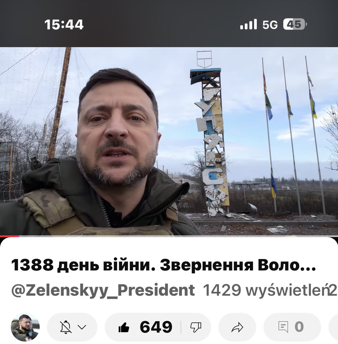 Możecie narzekać na ukraińskiego prezydenta i Wy Ukraińcy i Wy znajomi Polacy, bo ma swoje wady.  Popędliwy, apodyktyczny, obdarza nadmiernym zaufaniem „swoich” ludzi…#
Ale ja choć może wcale niekoniecznie zgadzam się z jego ideowymi poglądami, to kłaniam się mu z podziwem i