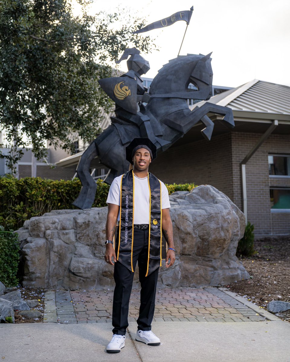 Dr. Dee 🥀 tweet media