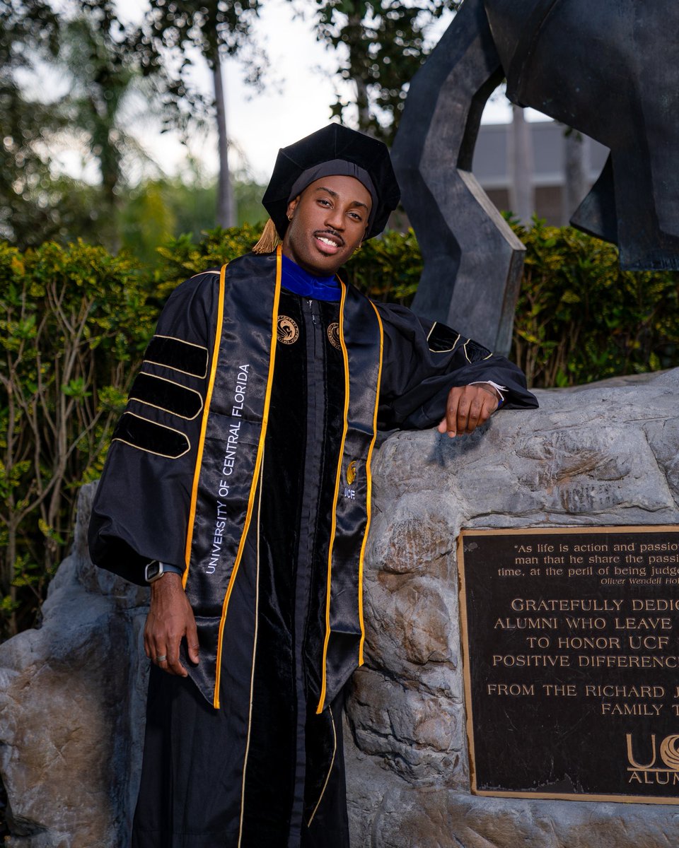 Dr. Dee 🥀 tweet media