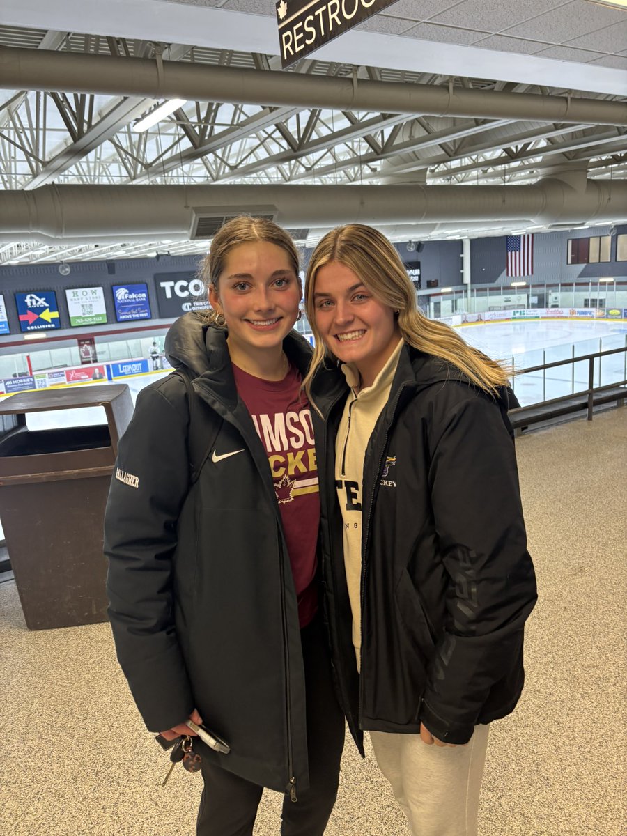 MGgirlshockey's tweet photo. Great Game with a Win over Andover last night &amp; So Awesome to see Alumni @_bellashipley show up last night to see her Past &amp; Future Teammate again @MinnStWHockey Fiona Gallagher @vogt30dickerman #HornsUp #MavFam #CrimsonFamily #TraditionNeverGraduates @MGActivities https://t.co/nPW9Wl2HB2