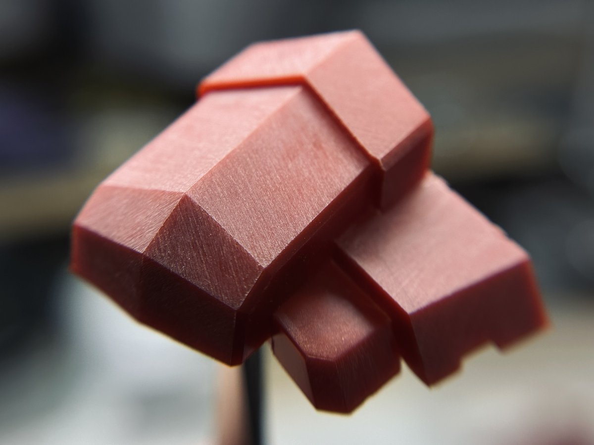 かなり複雑な面構成なんだけど
ナインボールは赤が大事なのでなるべく手を抜かないように、、、したい、、