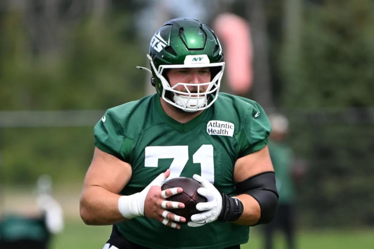 Jets extend center Josh Myers to solidify offensive line for next season trib.al/o5sGmiP