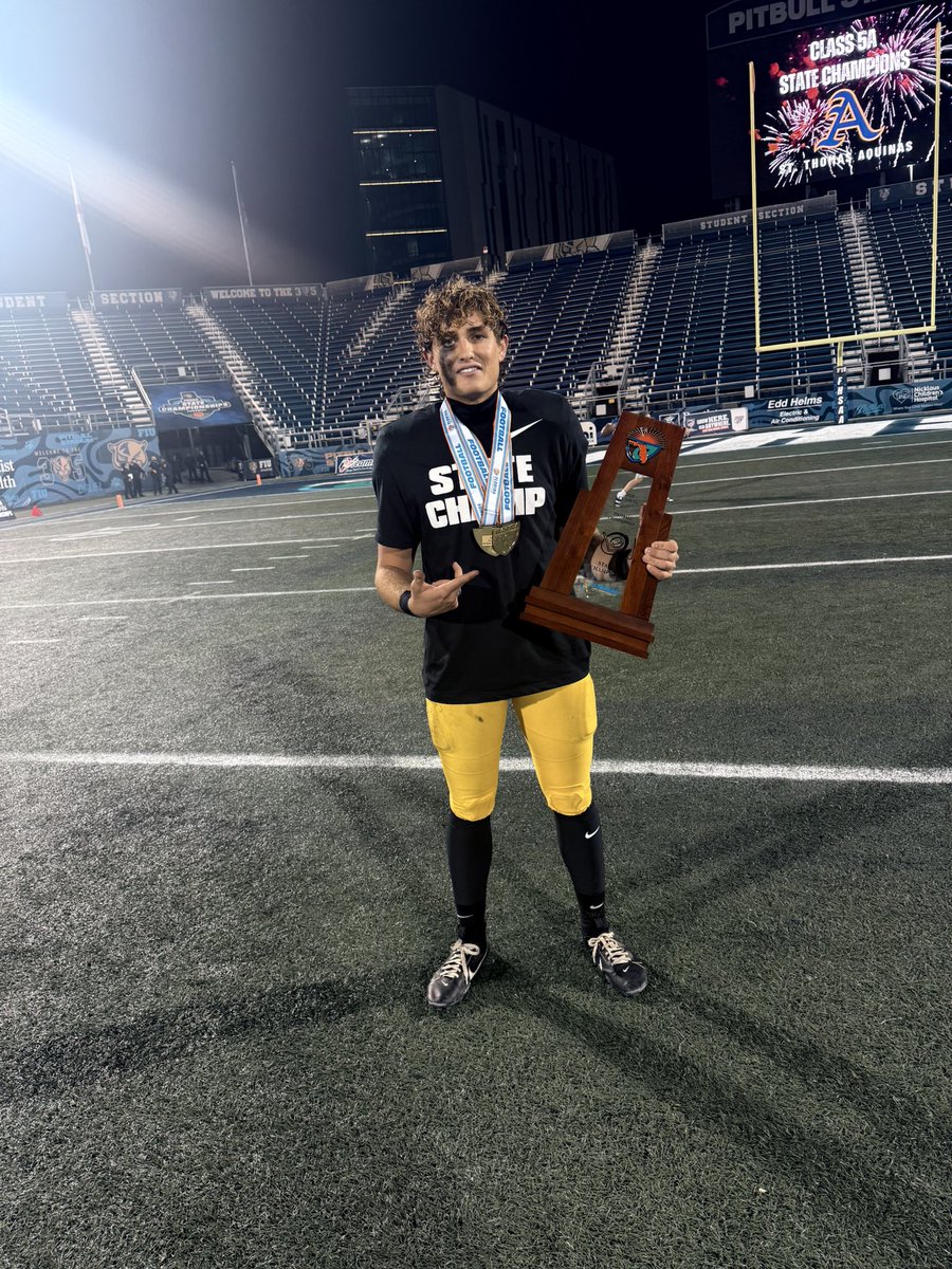 ConnessCody's tweet image. Truly Blessed To Be A 2x State Champion! #7peat #backtowork #Champions4Christ @STA_Football @CoachHarriott