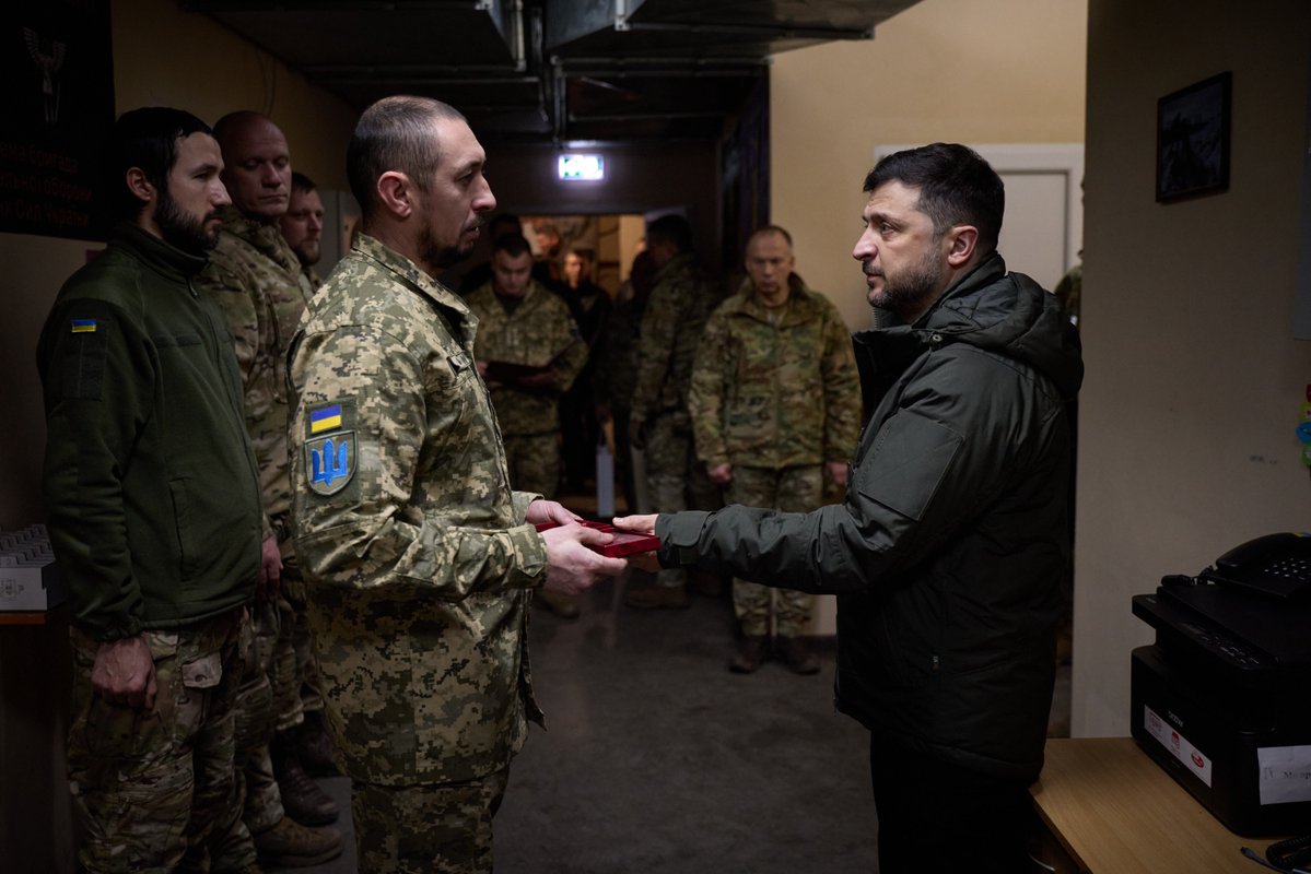 ZelenskyyUa's tweet image. Kharkiv region. At the command post of the Tactical Group Kupyansk, I heard a report on the frontline situation – the progress of the operation to locate and destroy the remaining enemy forces in Kupyansk, and the further defense of the city. We also discussed the warriors'…