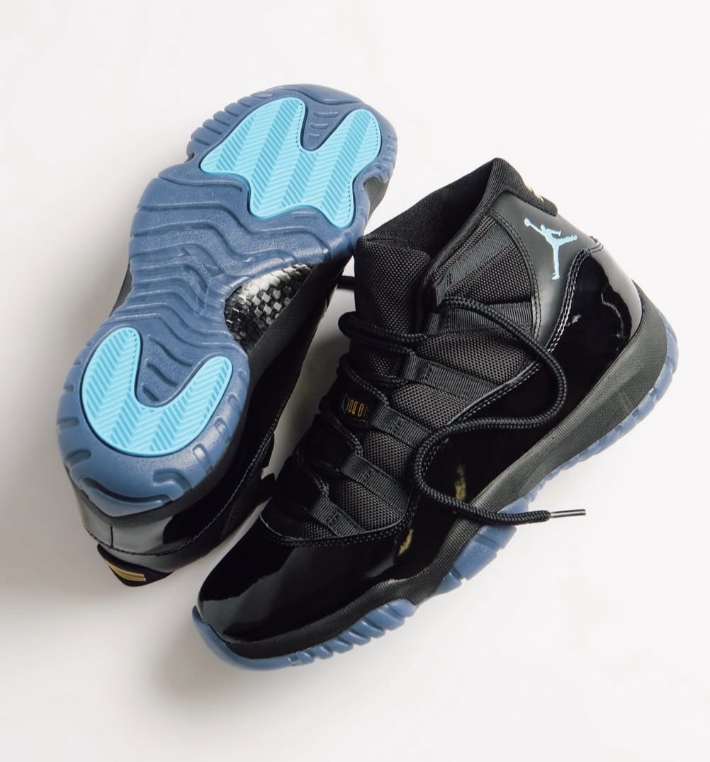 SNKR_TWITR tweet media