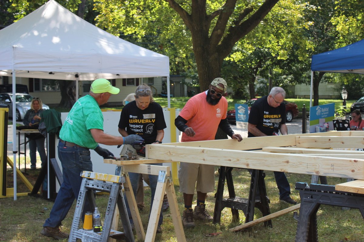 2025 build season is winding down ❄️ Check out these highlights! We had an amazing time with Pride Build, Women Build, the Waverly Legacy Project, Veterans Build, and many other groups. Thank you to all of our staff, volunteers, and community partners 🛠️

#HabitatCapitalRegion