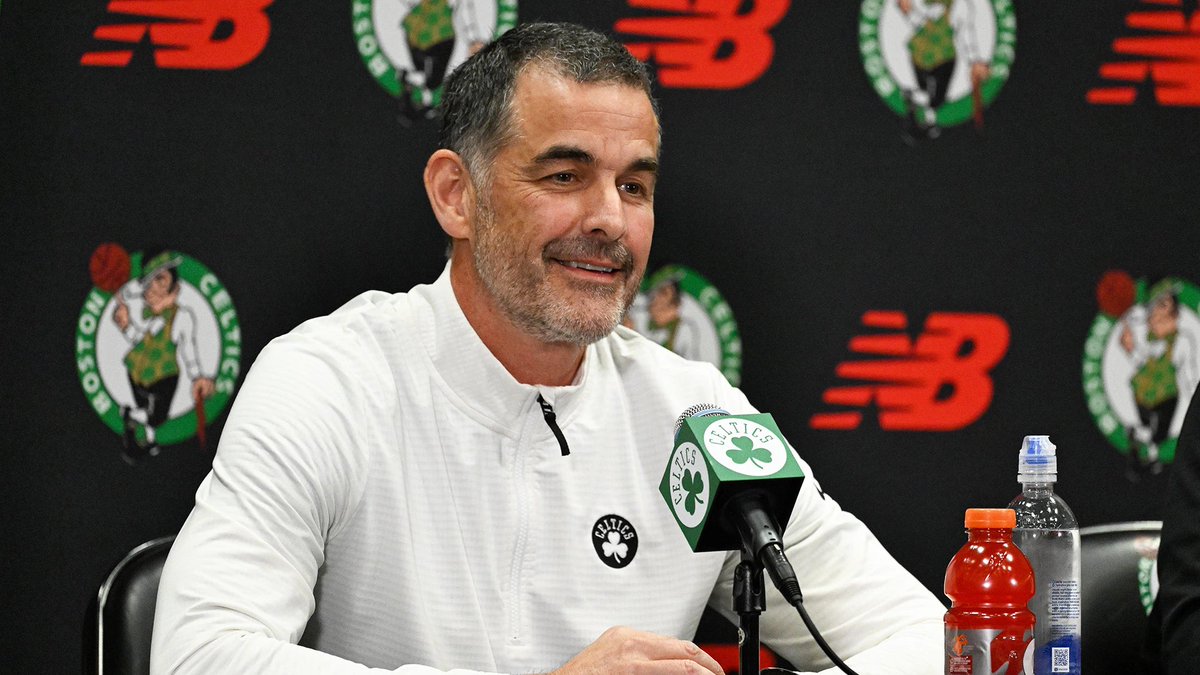 TheDunkCentral's tweet image. “When the Warriors lose, [fans] go to the beach or do whatever… When the Celtics lose, people are depressed.”

— Celtics owner Bill Chisholm on what makes Celtics fans different

(Via @whitenoisepod_ )