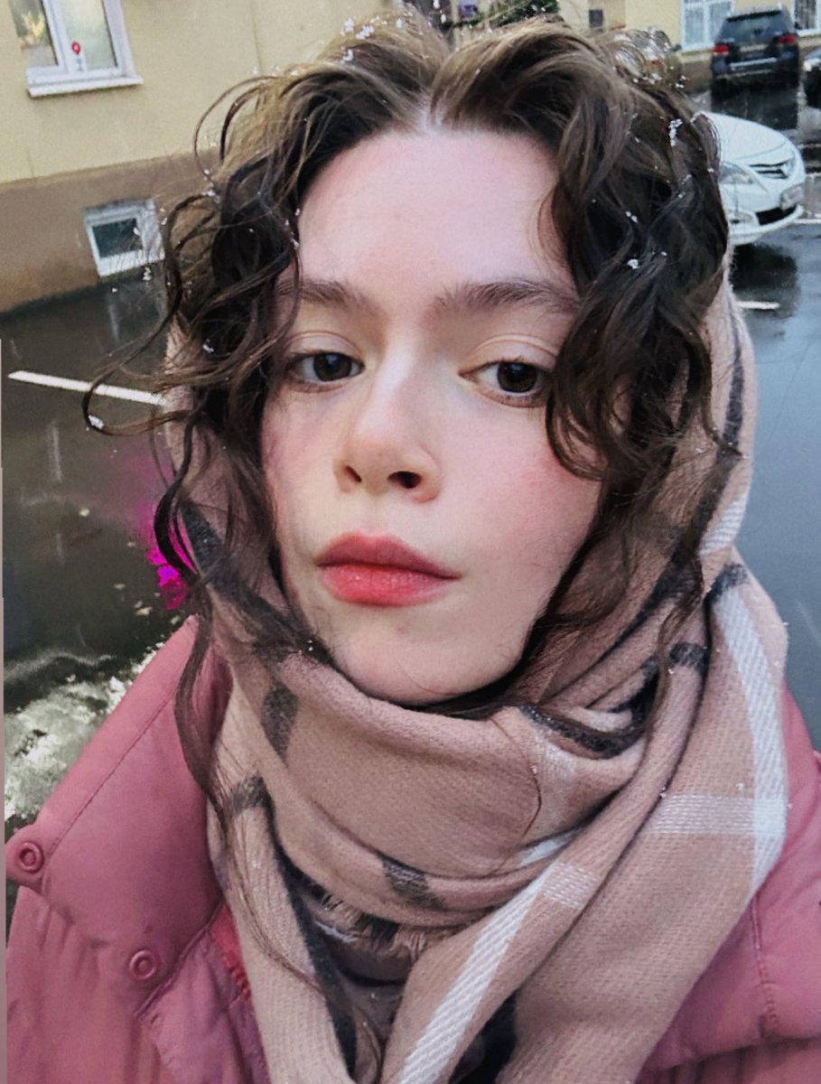 фанатка такого явления как снежок в кудряшках ❄️