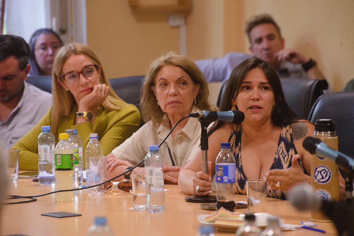 🔥💪🏾Este jueves todos y todas a las calles. 

En el Consejo Directivo de <a href="/cgtoficialok/">CGT</a> decidimos acciones para enfrentar en las calles la contreforma regresiva contra los derechos laborales.