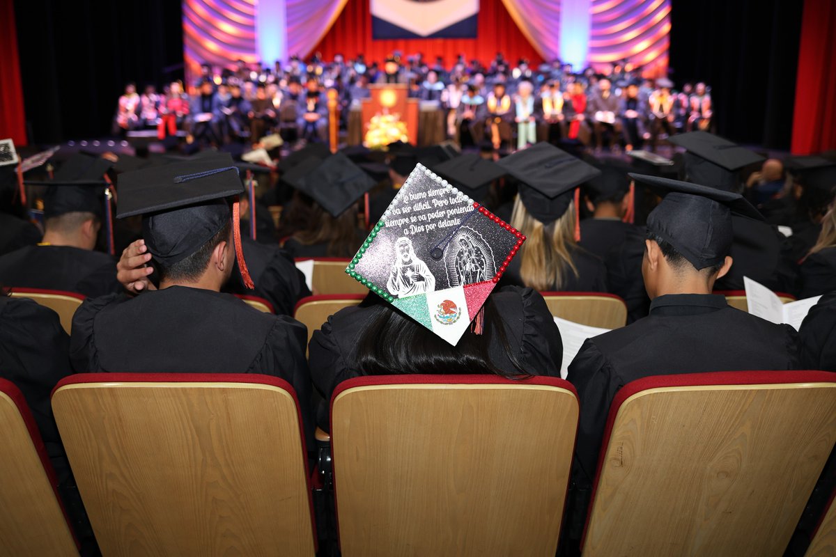 SFSCAlumni's tweet image. What a wonderful evening to celebrate and welcome a new class of alumni! Congratulation Fall Class of 2025! We wish you all the best in your next chapter. Go Panthers!

Check out all the pictures here: facebook.com/media/set?vani…