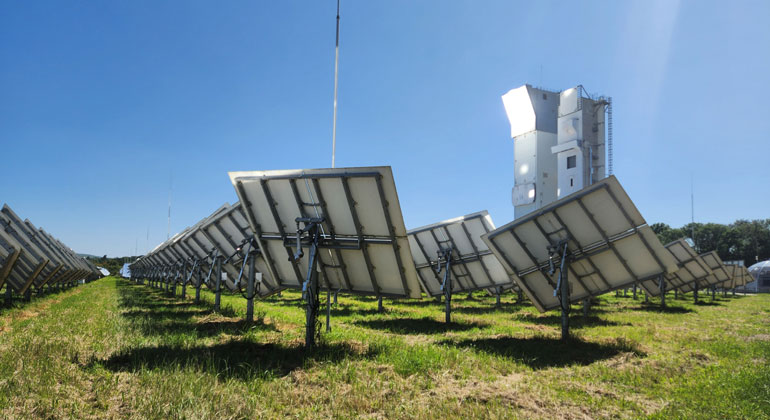 DLR zeigt erstmals autonomen Betrieb von Solarturmkraftwerk dlvr.it/TPnJKg