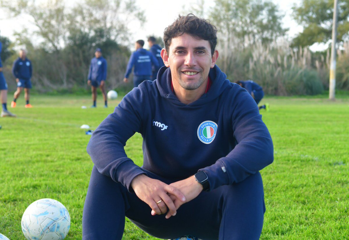 leahernandez99's tweet photo. 🚨 Está encaminada la llegada de Mathias Corujo como entrenador de Montevideo Wanderers.
👉🏻 Quedaría oficializado luego de la reunión de comisión directiva bohemia que será hoy a las 20:00 hs.
Lo contamos hace un rato en #FDW. https://t.co/tMqOeIu2Hw