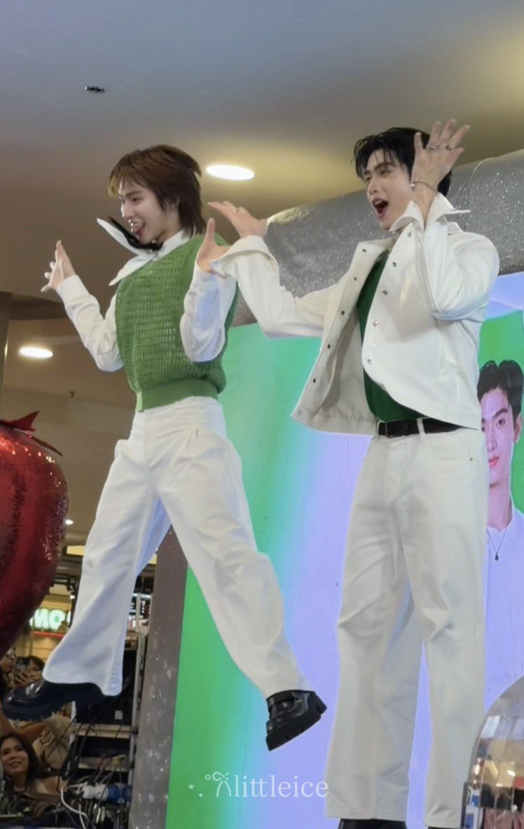 น้องก้องจะกระโดดไปถึงเพดานแล้วอะ5555555555555555555

TMK x LINE MAN LIVE
#LINEMANถูกสุดทุกวันwithThomasKong