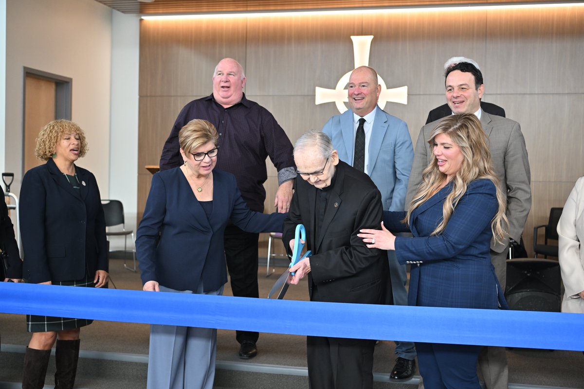 CCharitiesPat's tweet photo. Read The Beacon's beautiful coverage of the historic ribbon cutting and dedication of the Msgr. Herbert K. Tillyer Rehabilitation Center and what it means for so many:
https://t.co/qRyiJ3Djej https://t.co/XNUPic3oLg