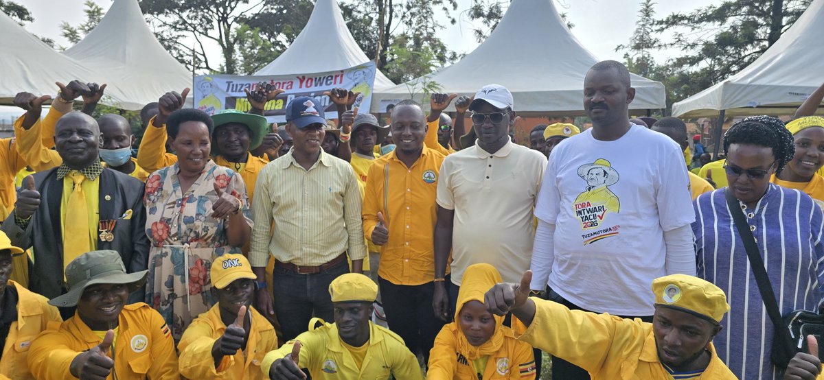 SsemudduIvanz's tweet image. Earlier today evening i engaged with Mityana @NrmYouthleague and @NYCofUganda District youth leaders and were joined with @FrankGashumba where there's was mobilization of 1000 youth in yellow and advising the youth to keep peace .#ProtectingTheGains