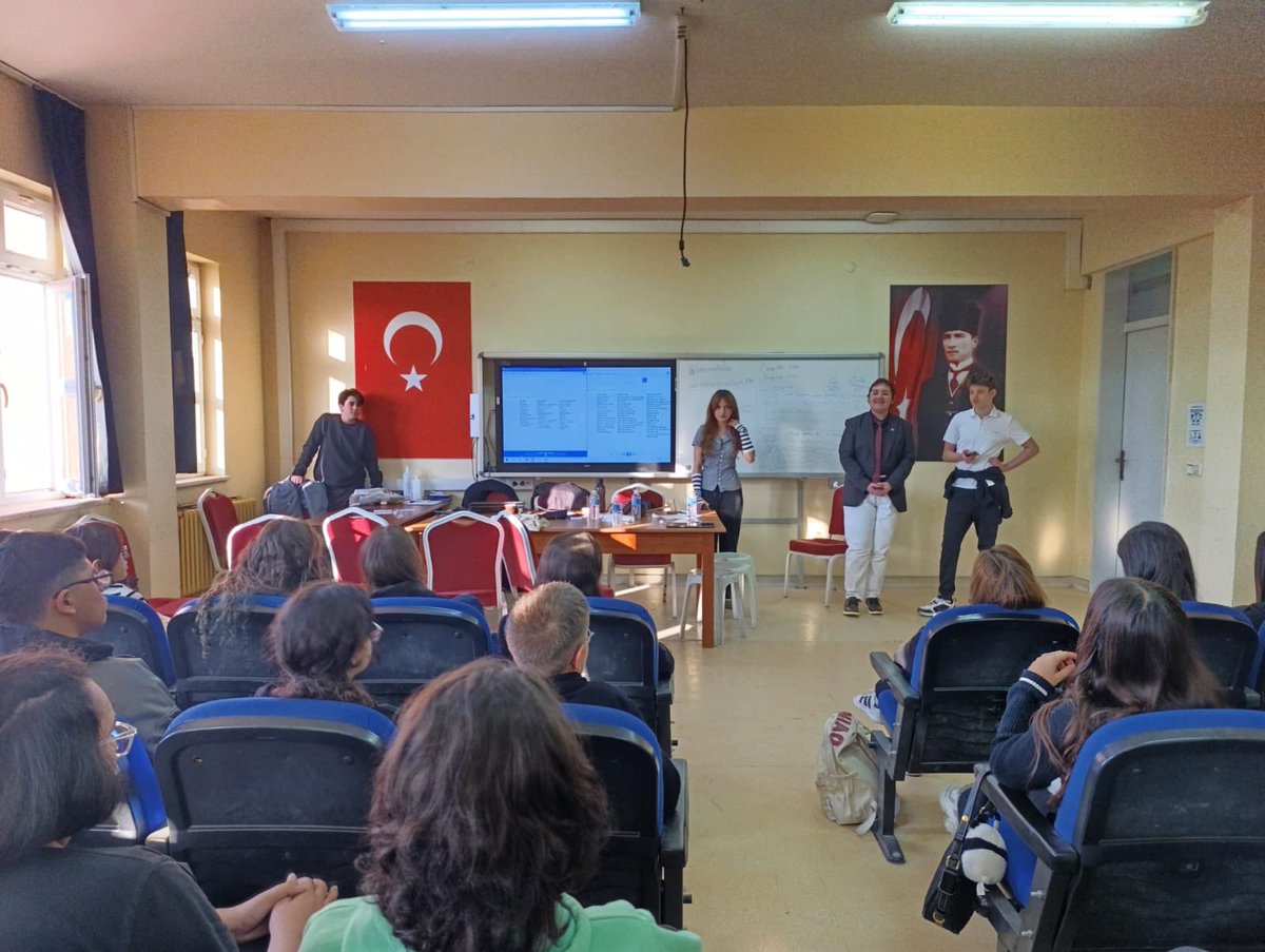 corlu_lisesi's tweet photo. 12.12.2025’te okulumuzda Çorlu Bİ Fen Lisesi iş birliğiyle MUN Training düzenlendi. Evrim Soydan ve Neriman Sönmez Özelmas danışmanlığındaki eğitimi, DISEC Komitesi ve Murat Efe Eroğlu, Sümeyra G. Çolak, Yiğit Demir yönetti. 26 öğrencimiz katıldı. Teşekkür ederiz. https://t.co/S7IOGhrzMX